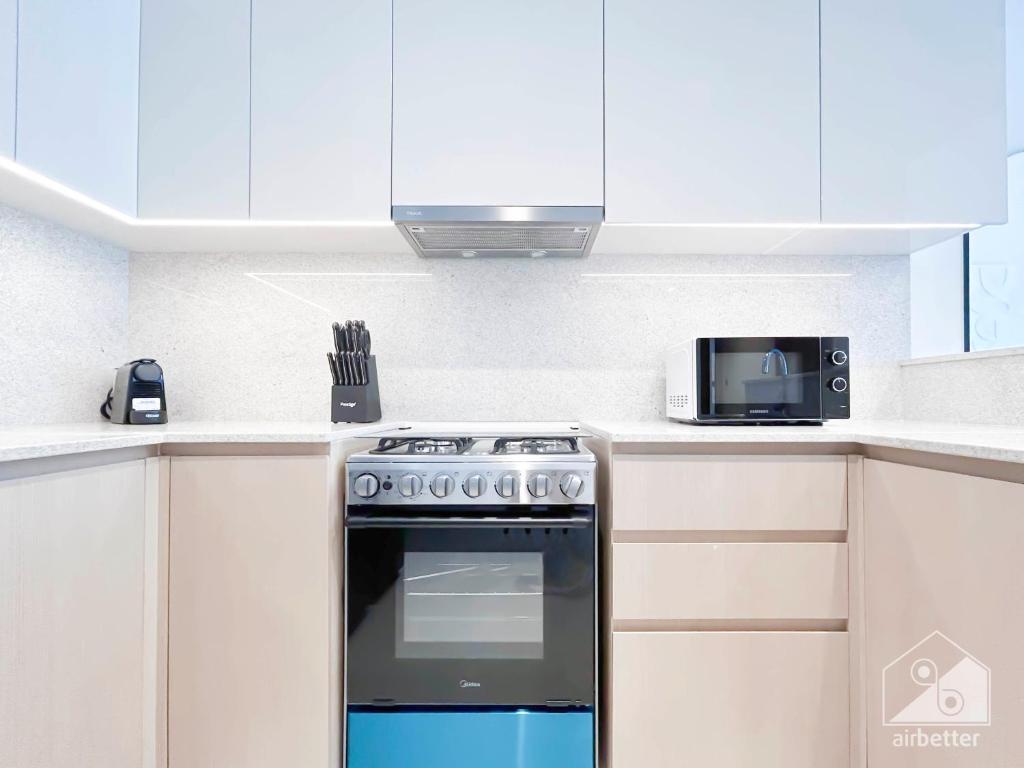 Luxurious Living in 2B with Burj & Fountain Views