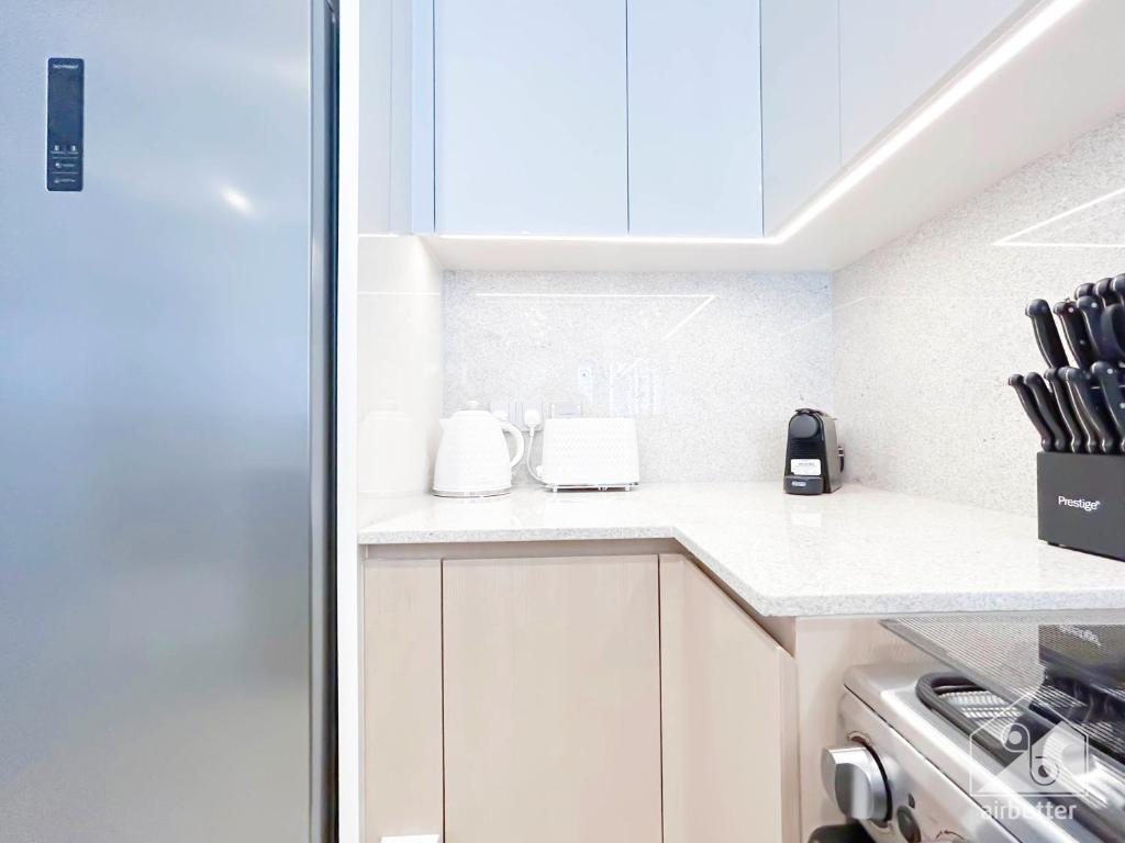 Luxurious Living in 2B with Burj & Fountain Views