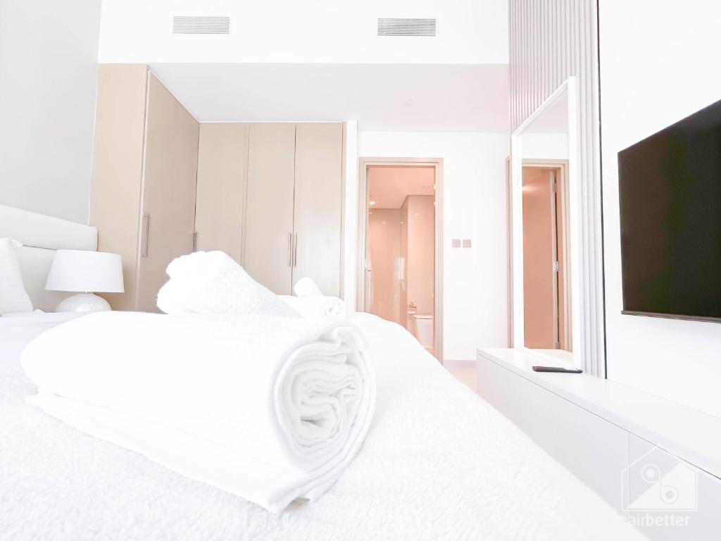 Luxurious Living in 2B with Burj & Fountain Views