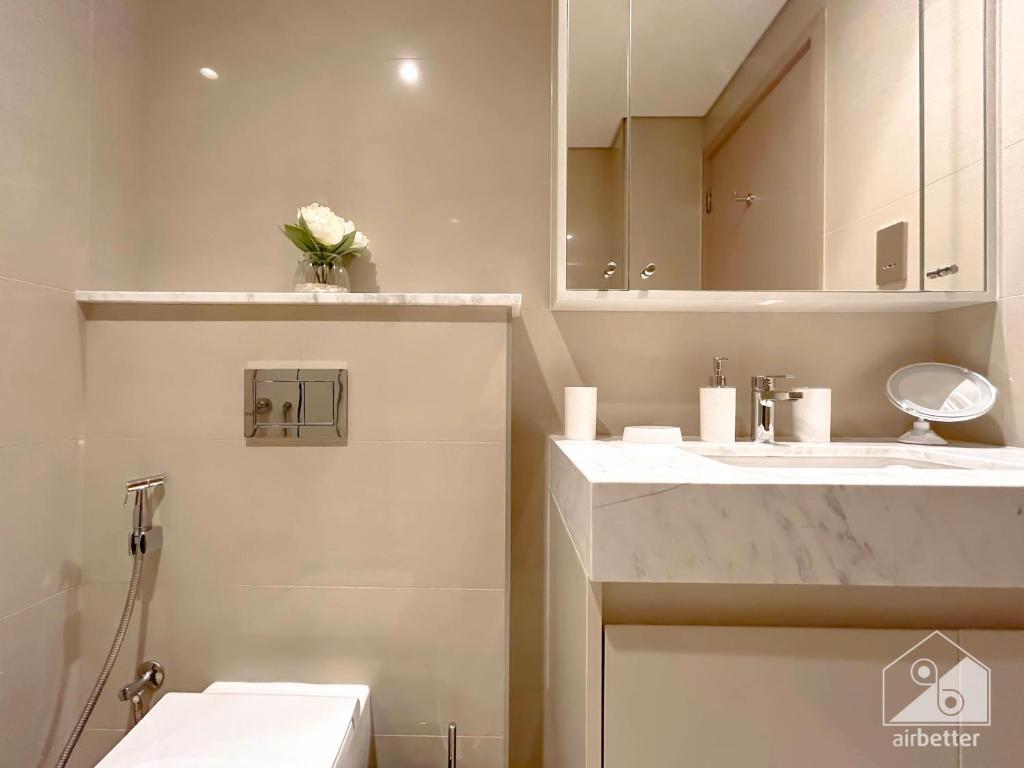 Luxurious Living in 2B with Burj & Fountain Views