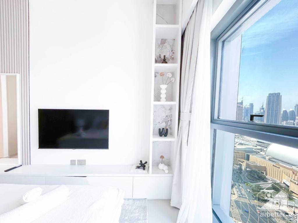 Luxurious Living in 2B with Burj & Fountain Views