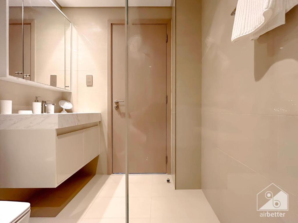 Luxurious Living in 2B with Burj & Fountain Views