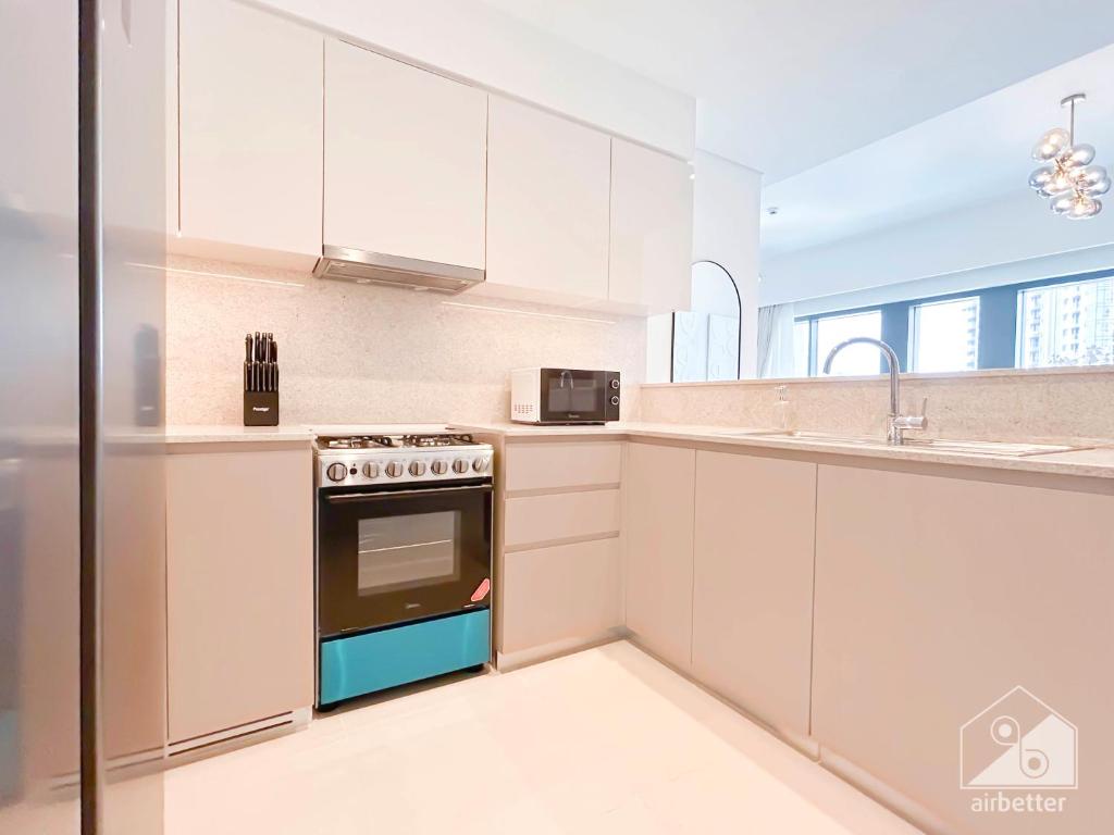 Luxurious Living in 2B with Burj & Fountain Views