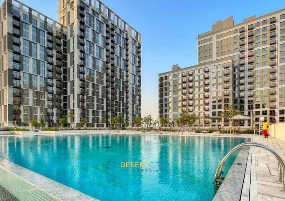 هتل فالی فرنشد ۲ بد این دبی هیلز، هاستد بای دیزرت سیتی استییز - Fully Furnished 2 Bed in Dubai Hills, Hosted by Desert City Stays