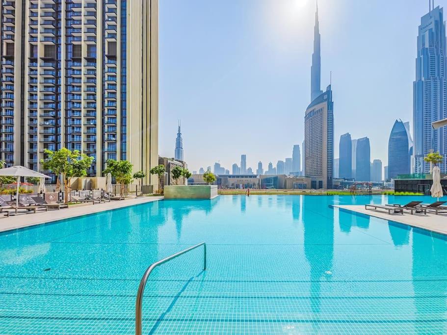 Fully Furnished Apartment with Dubai Mall Access