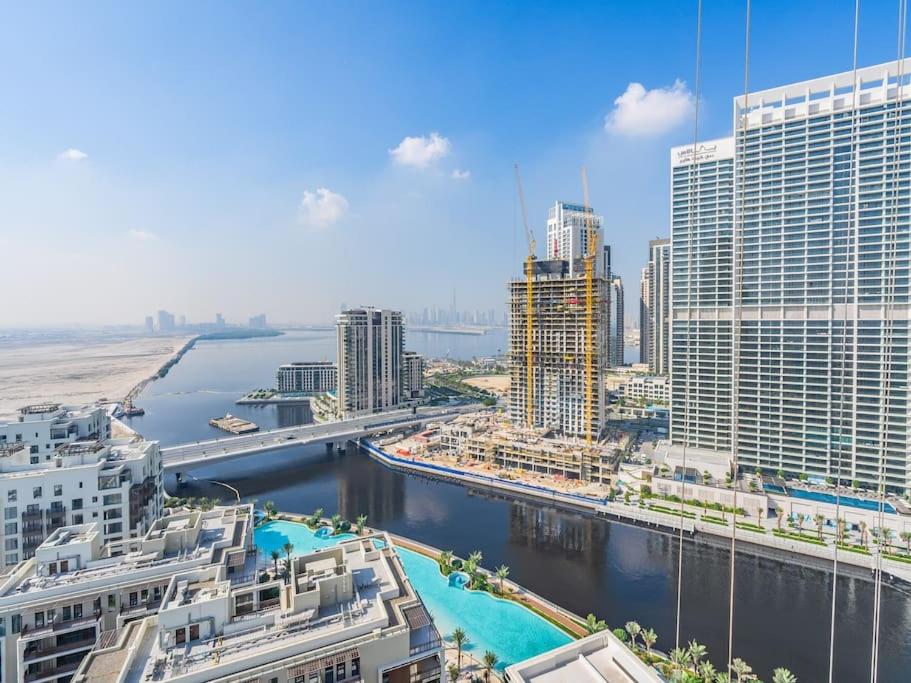 The Harbor Heights 1BR in Palace Residences Creek