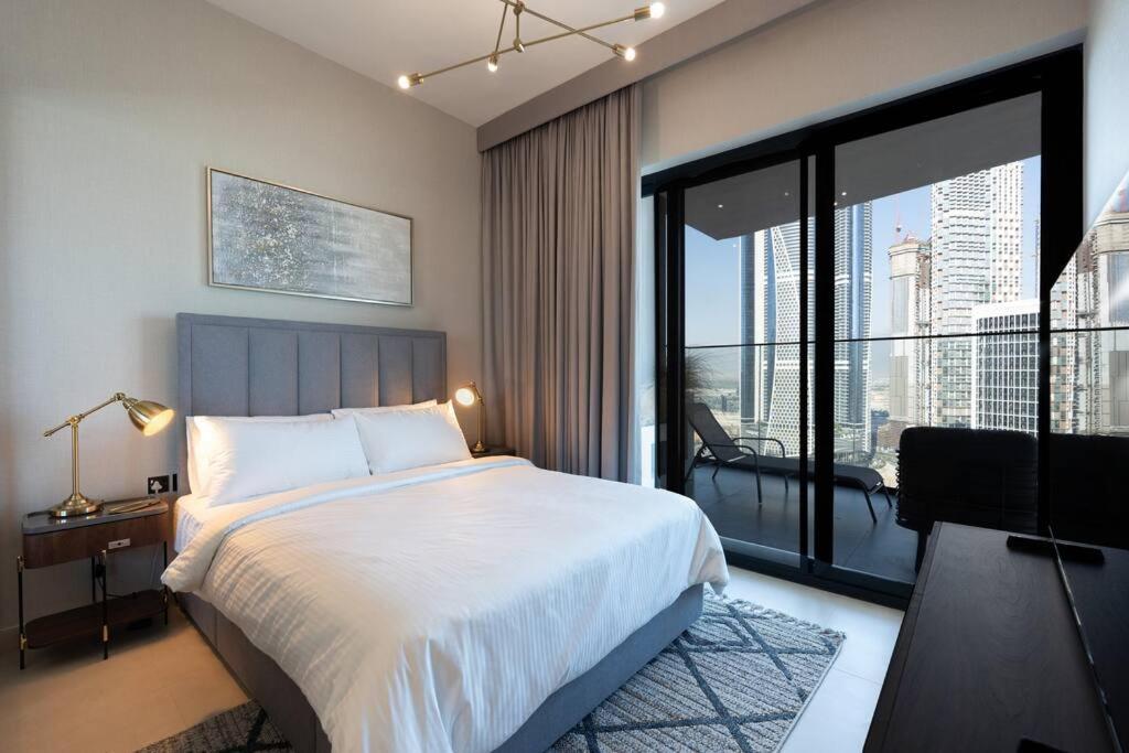 Spacious 2BR Canal View - Heart of Business Bay