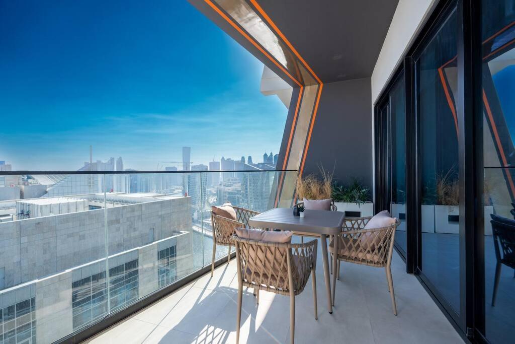 Spacious 2BR Canal View - Heart of Business Bay