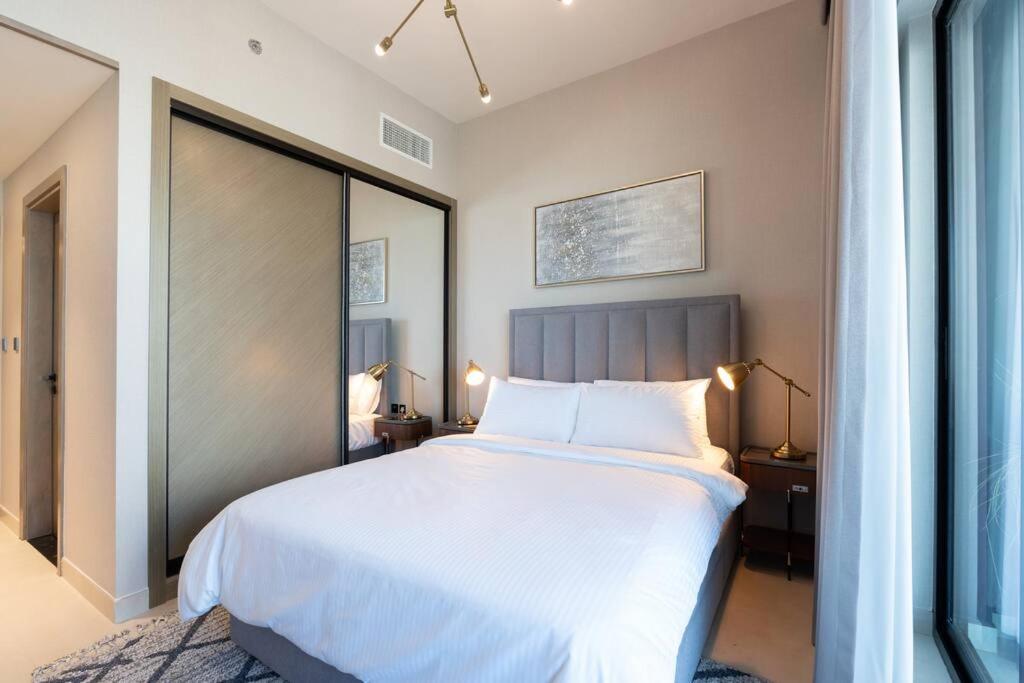 Spacious 2BR Canal View - Heart of Business Bay