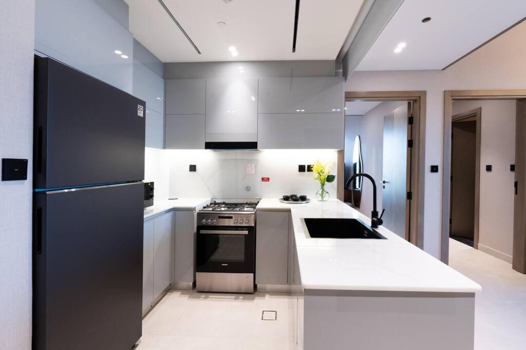 Spacious 2BR Canal View - Heart of Business Bay