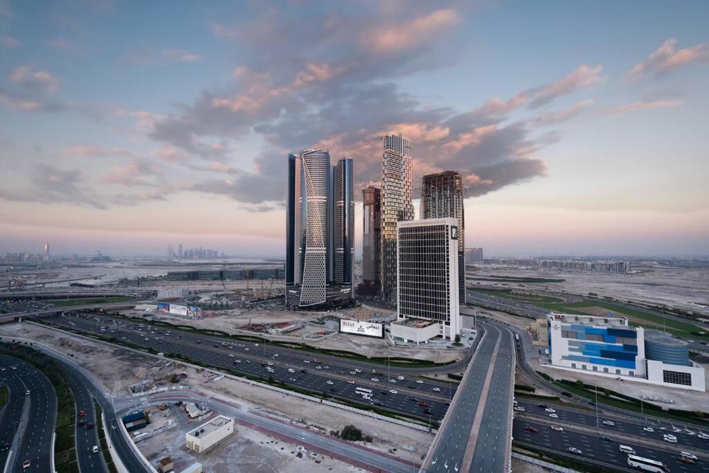 Spacious 2BR Canal View - Heart of Business Bay