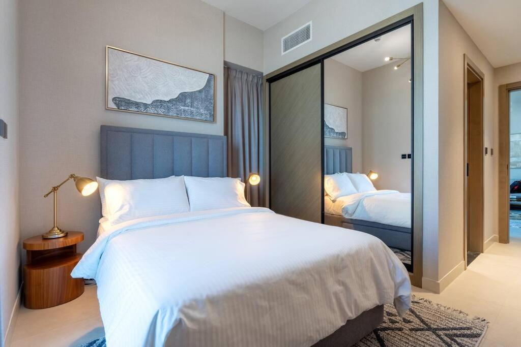 Spacious 2BR Canal View - Heart of Business Bay