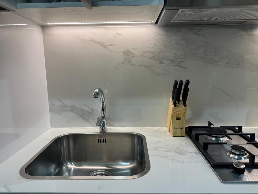 ASHRI HH, STANDARD STUDIO IN RIVIERA