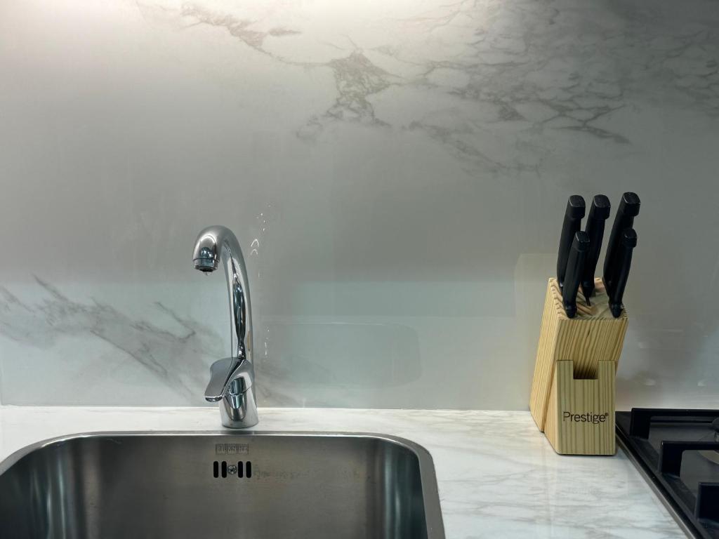 ASHRI HH, STANDARD STUDIO IN RIVIERA