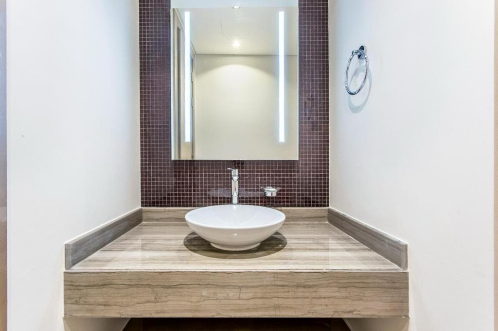 هتل تاور ای، دماک تاورز بای پارامونت - Tower A, DAMAC Towers by Paramount