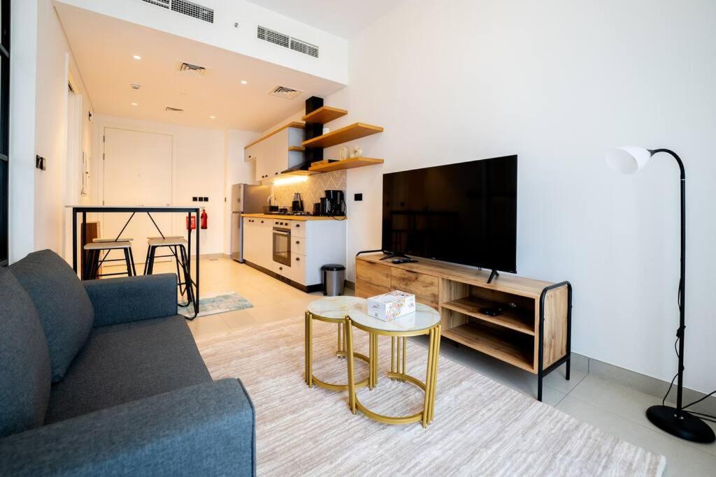 هتل نیو کُزی ۱ بی آر دبی هیلز - New Cozy 1BR Dubai Hills