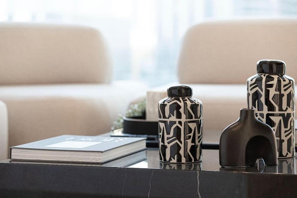 Huge Luxury 2 Bedroom Facing The Burj Khalifa