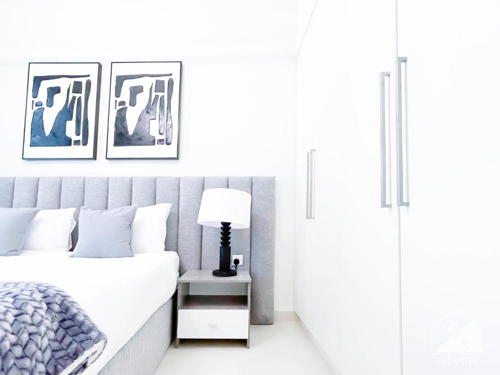 Luxury & Elegance at Burj Crown Downtown