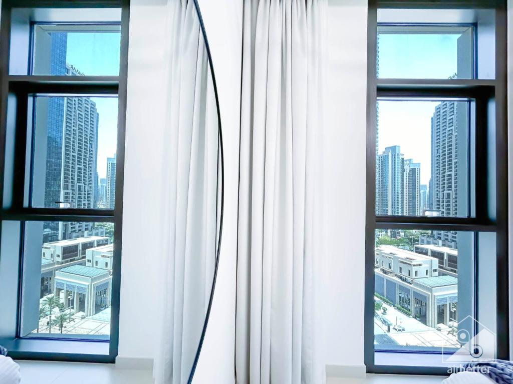 Luxury & Elegance at Burj Crown Downtown