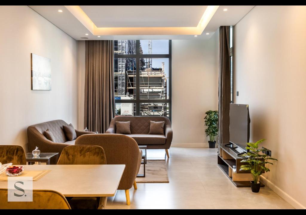 Prime 2 BDR, Centrally Located