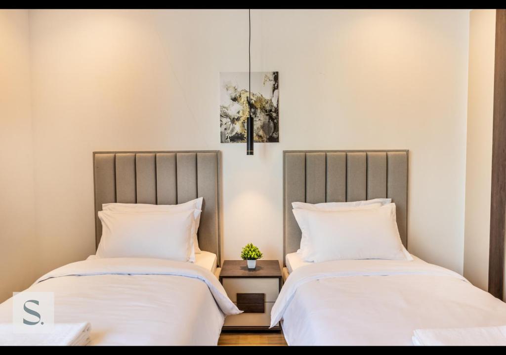 Prime 2 BDR, Centrally Located