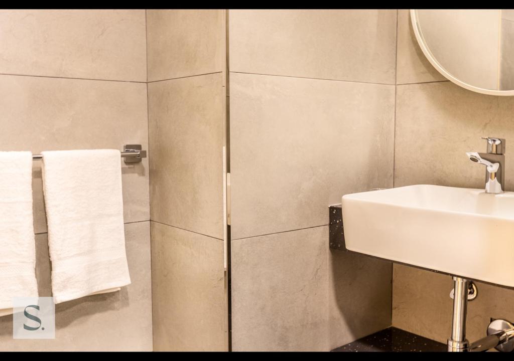 Prime 2 BDR, Centrally Located