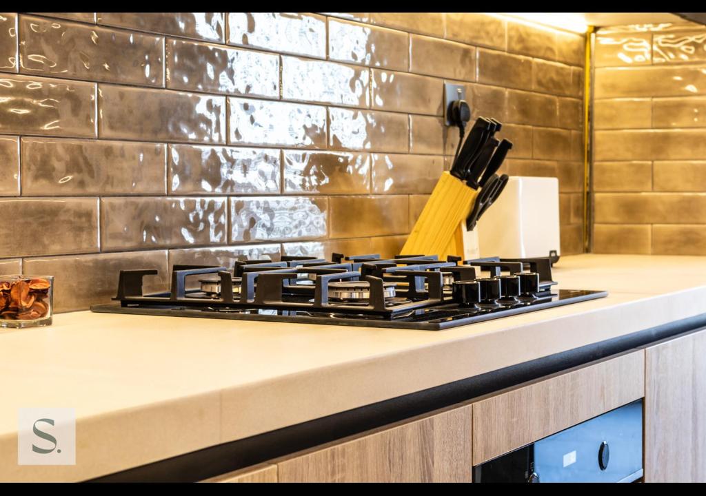 Prime 2 BDR, Centrally Located