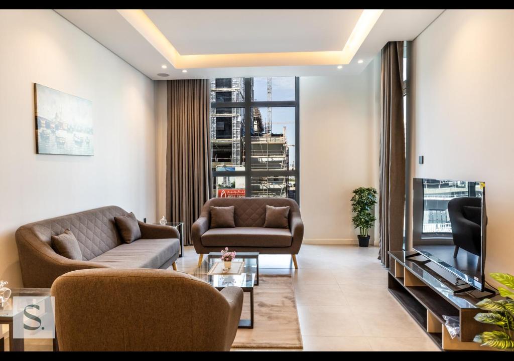 Prime 2 BDR, Centrally Located