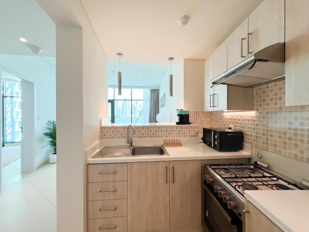 Coastal 1BR Hideaway with Breathtaking Sea Views - 50AB5