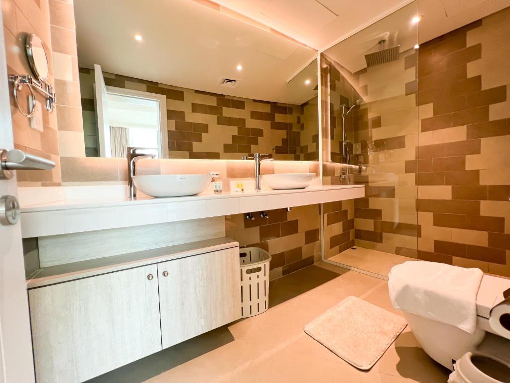 Coastal 1BR Hideaway with Breathtaking Sea Views - 50AB5