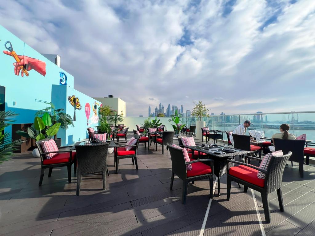 Coastal 1BR Hideaway with Breathtaking Sea Views - 50AB5