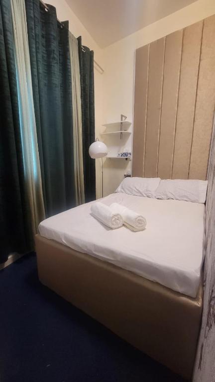 هتل امارات آپارتمانز (باجت) Emirates Apartments (Budget)
