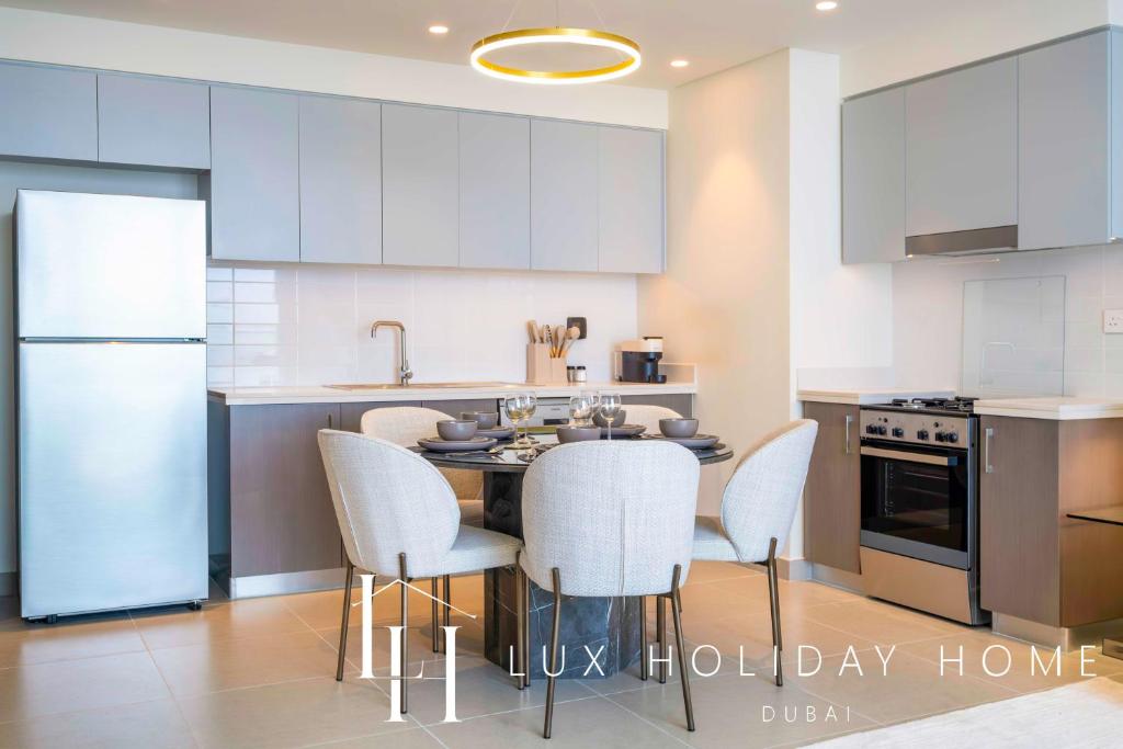 LUX The Downtown Sea View Suite