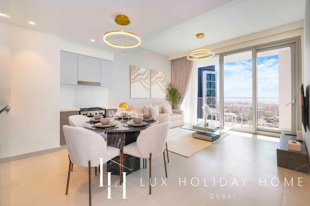 LUX The Downtown Sea View Suite