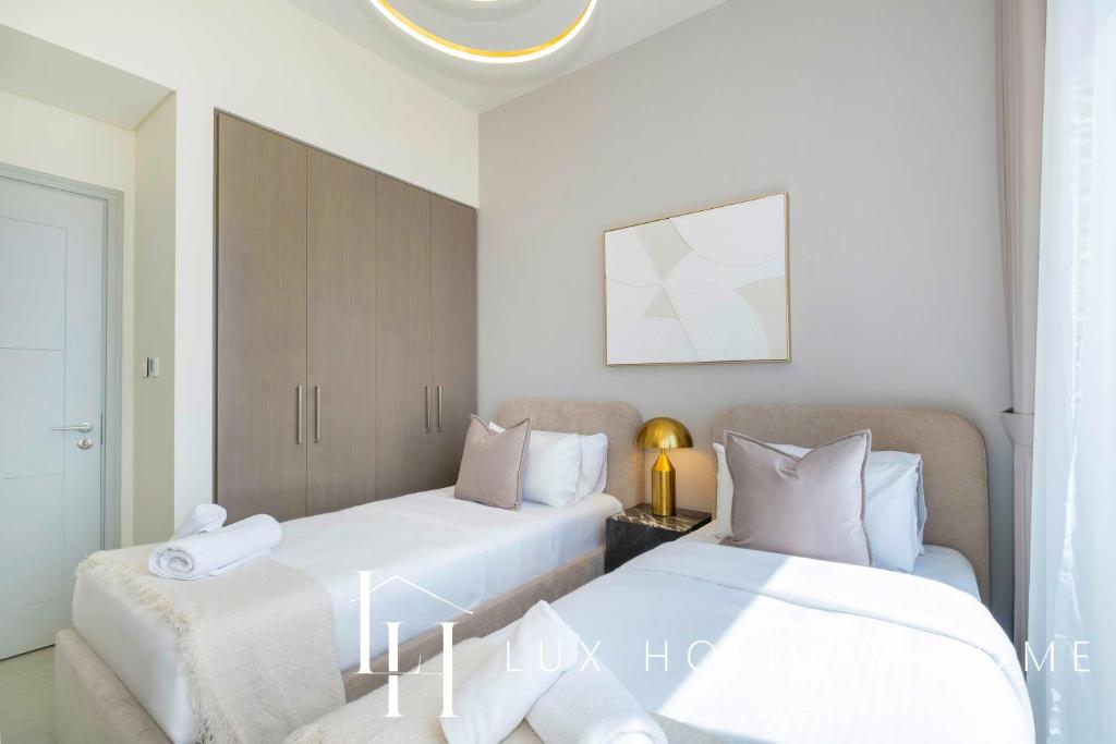 LUX The Downtown Sea View Suite