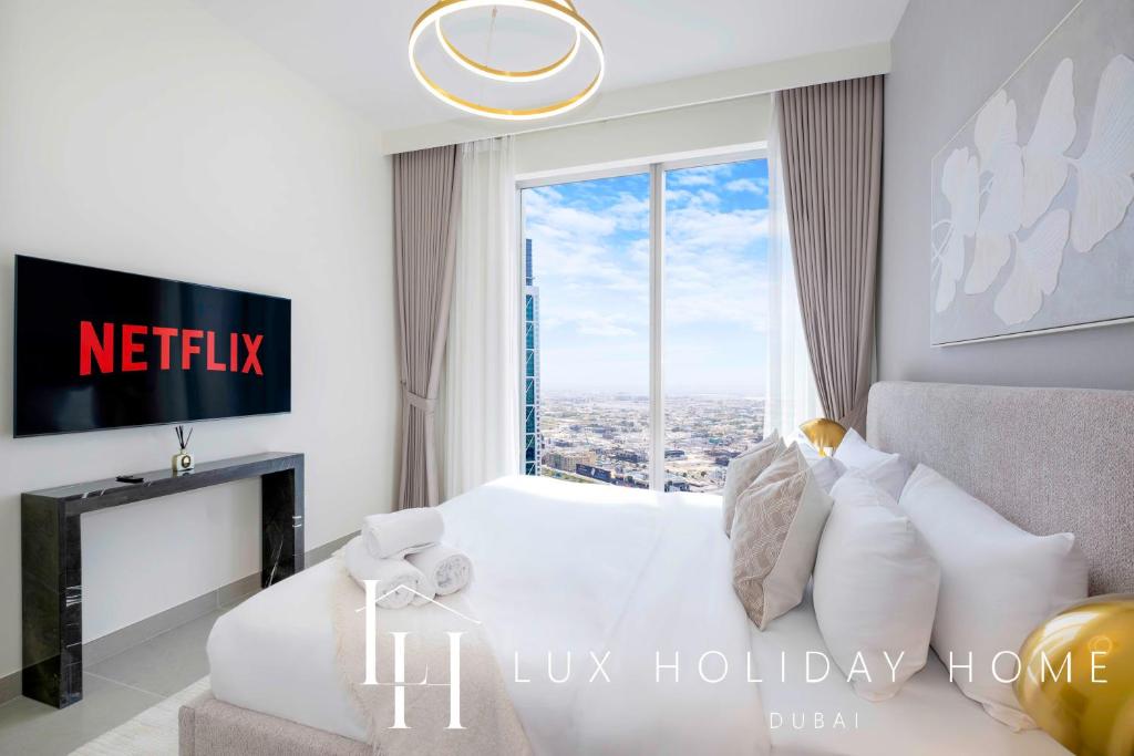 LUX The Downtown Sea View Suite