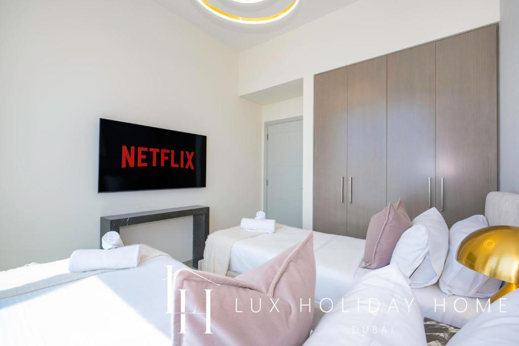 LUX The Downtown Sea View Suite