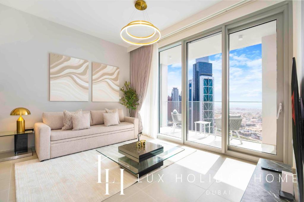 LUX The Downtown Sea View Suite