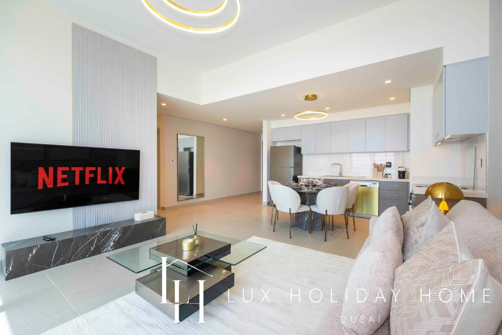 LUX The Downtown Sea View Suite