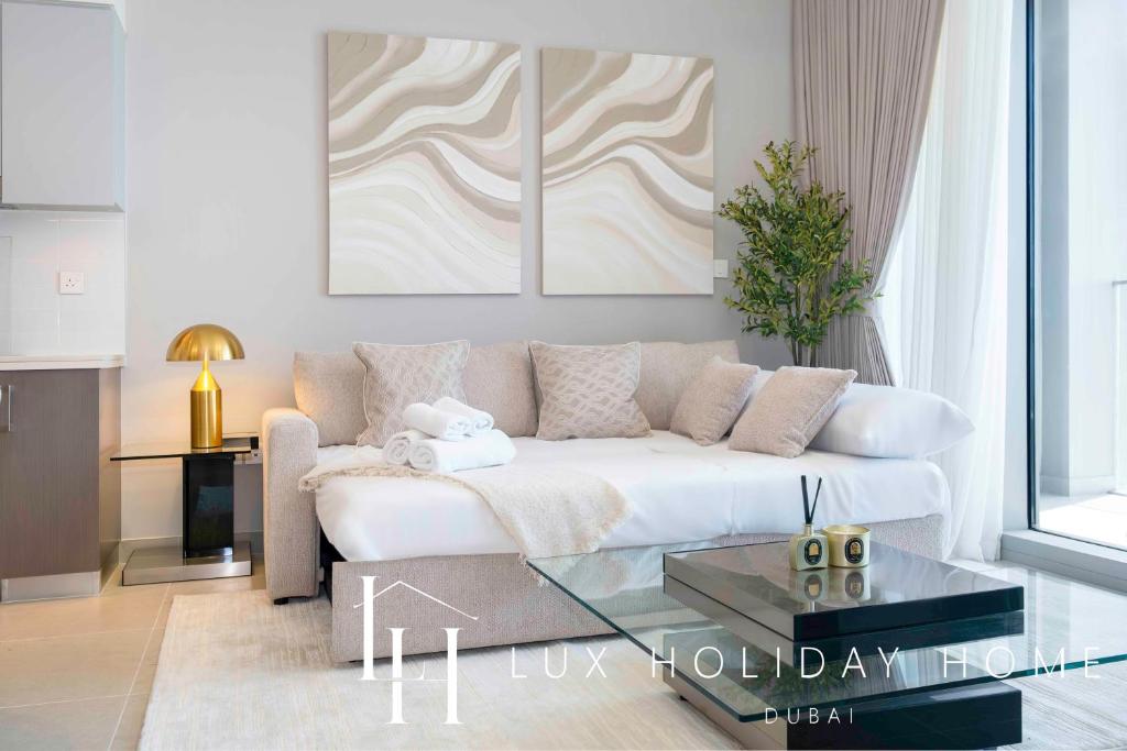 LUX The Downtown Sea View Suite