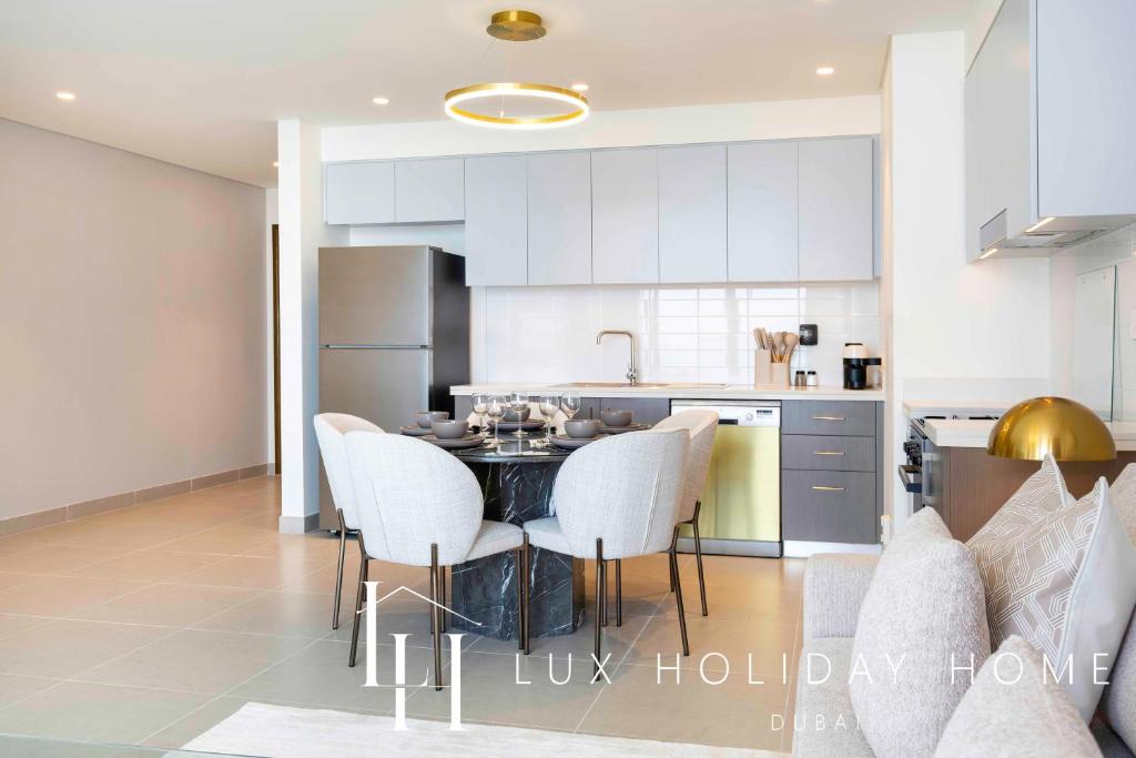 LUX The Downtown Sea View Suite