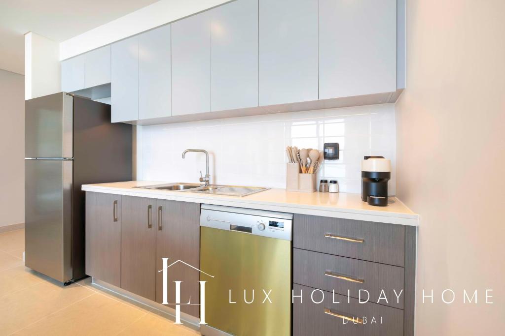 LUX The Downtown Sea View Suite