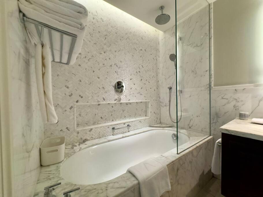 The Address Boulevard One Bedroom With Burj Khalif View