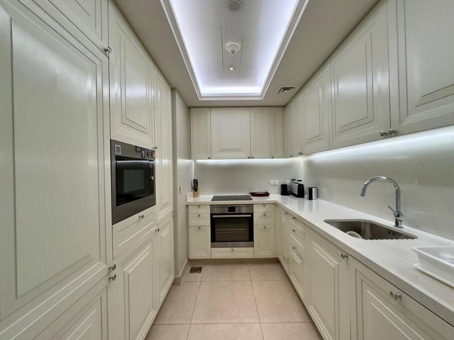 The Address Boulevard One Bedroom With Burj Khalif View