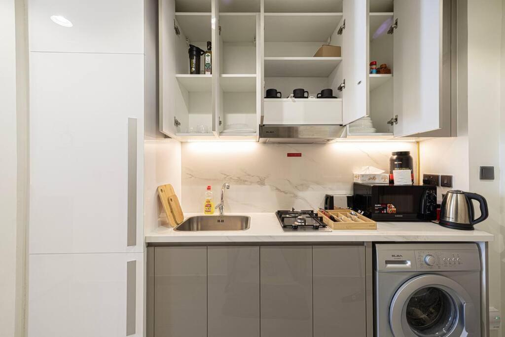 Modern Studio Downtown Dubai & Burj Khalifa Views