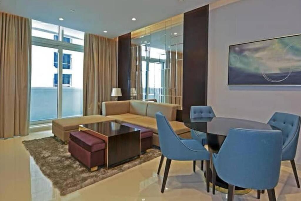 هتل اسکای‌لاین اوسیس -استپس فروم برج خلیفه - Skyline Oasis -Steps from Burj Khalifa
