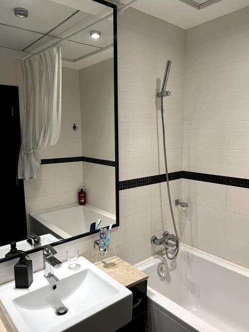 Ain Dubai View 1 BR in Dubai Marina