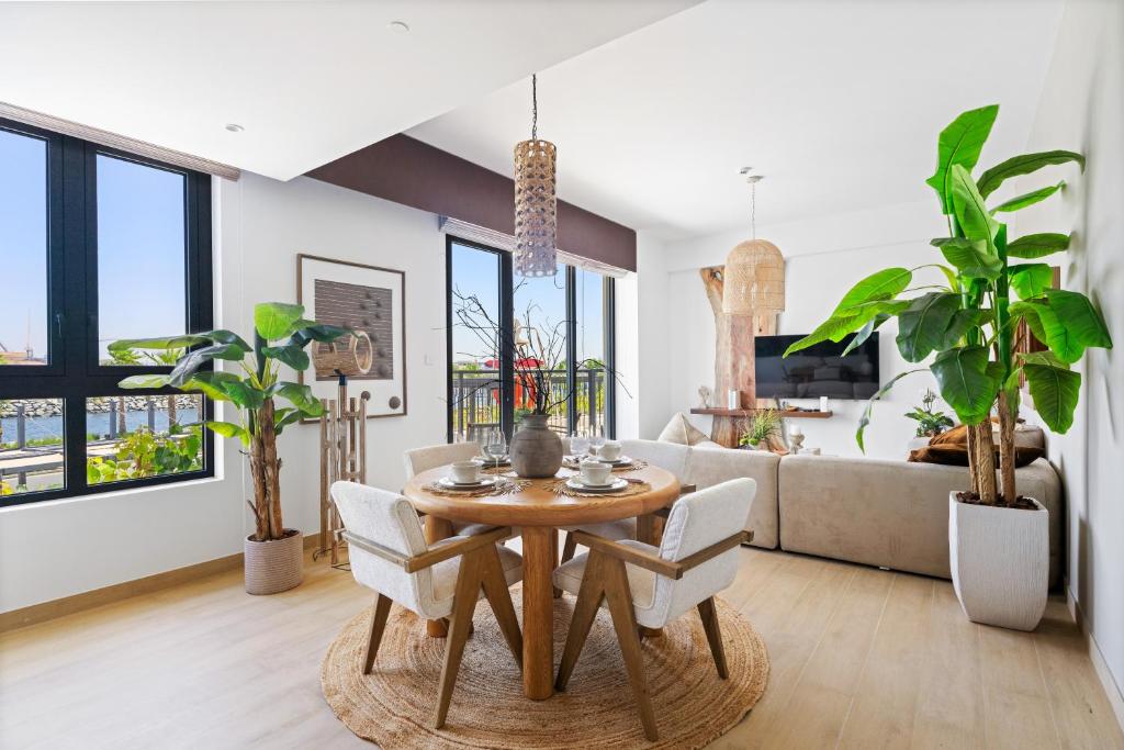 هتل مادِرن ۲-بِدروُم وُکینگ دیستِنس فرُم دِ اوشن - Modern 2-bedroom walking distance from the ocean