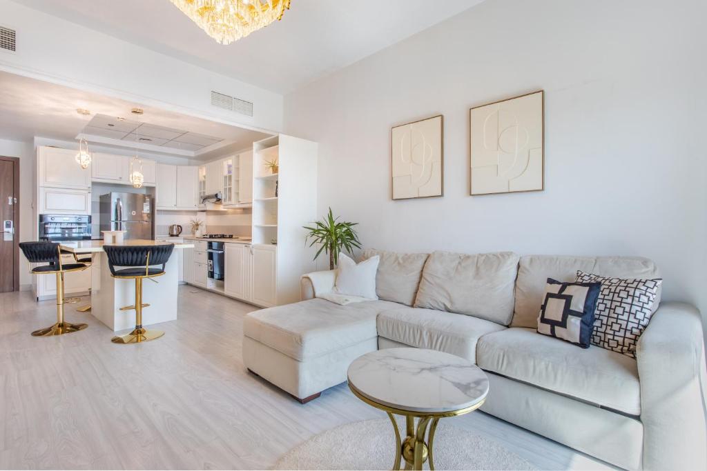 هتل اکسکویزیت ۱ بر آپت ات ایمپریال رزی دنس این جی وی تی - Exquisite1br Apt At Imperial Residence In Jvt