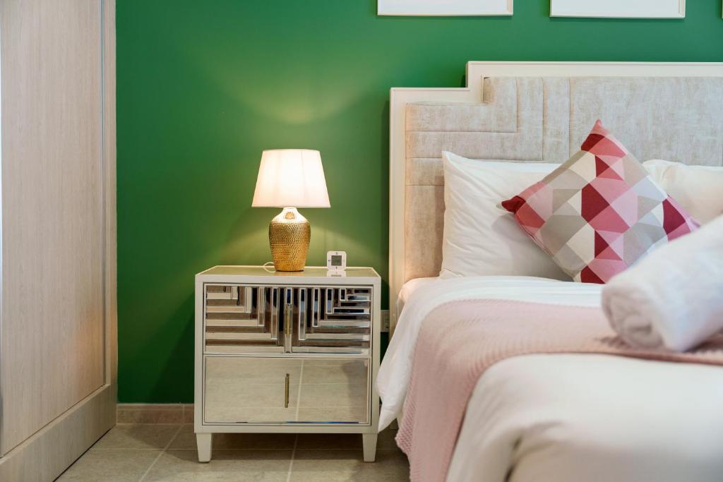 Marina Spacious and Comfy 1BR next to Dubai Harbour